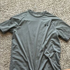 Under Armour Gray Short Sleeve Tee Moisture-Wicking Performance